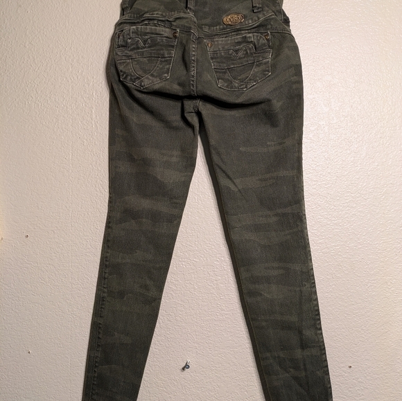 tiki Green Camouflage Skinny Jeans Size 5 Pre-owned - Picture 5 of 9
